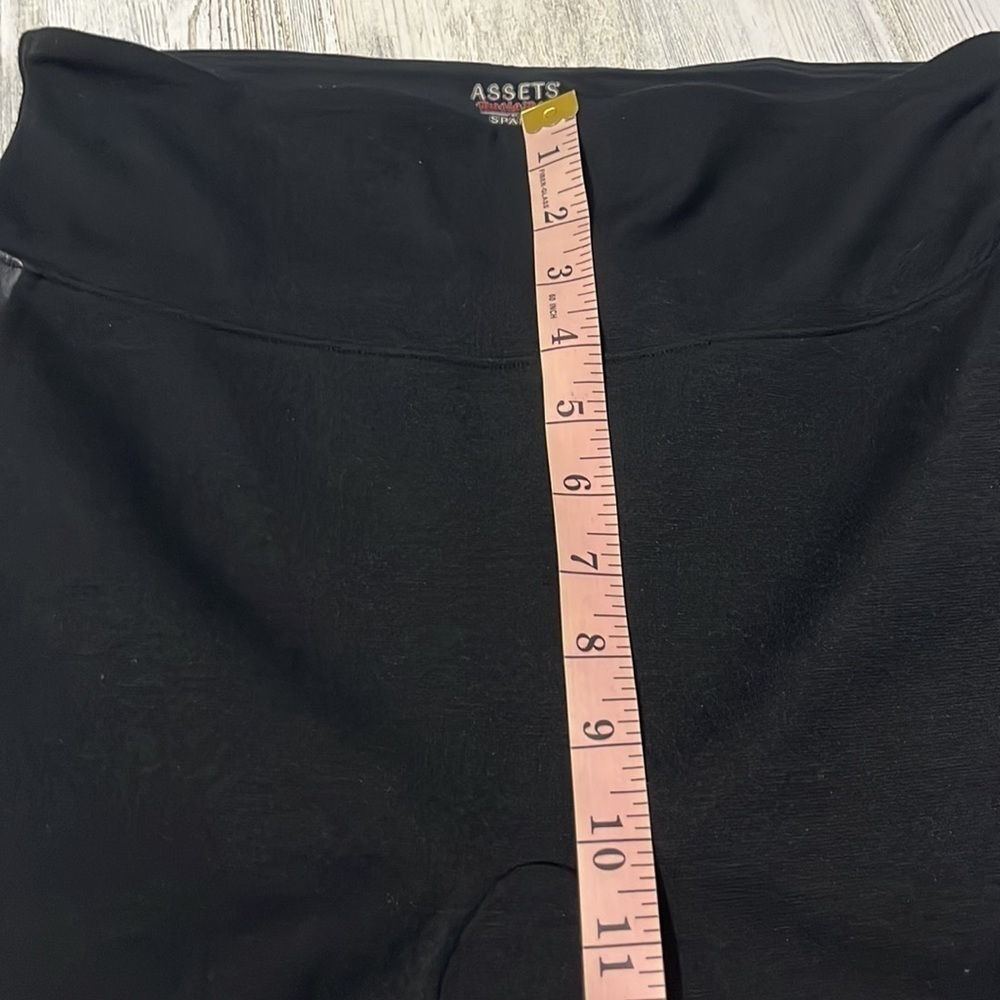 Assets by SPANX black leggings with faux leather trim size L - Picture 7 of 8